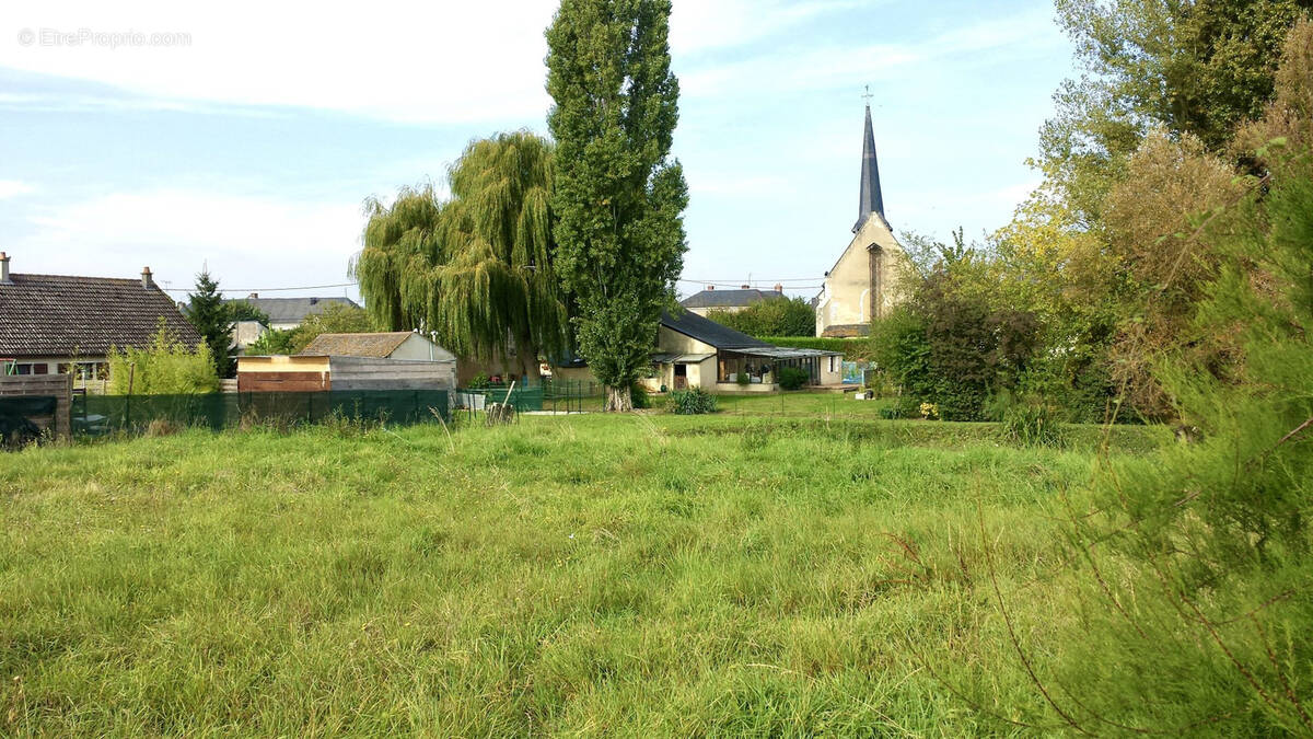 Terrain à SAINT-LAURENT-DE-LIN
