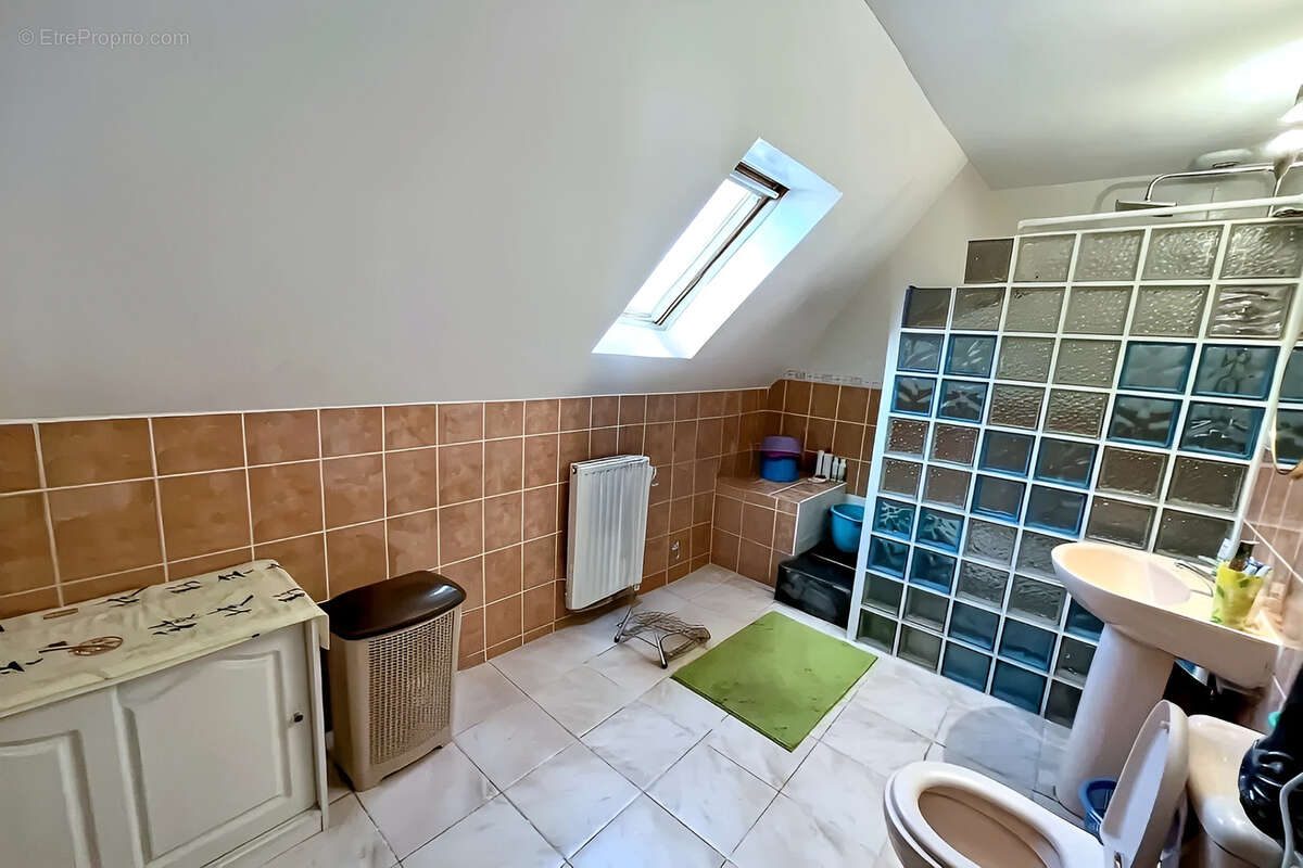 Maison à QUINCY-VOISINS