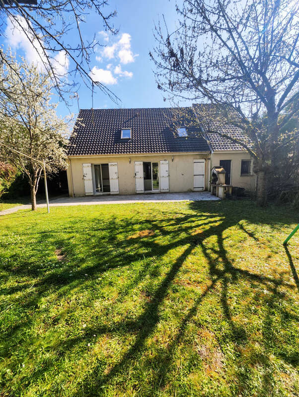 Maison à LE MEE-SUR-SEINE
