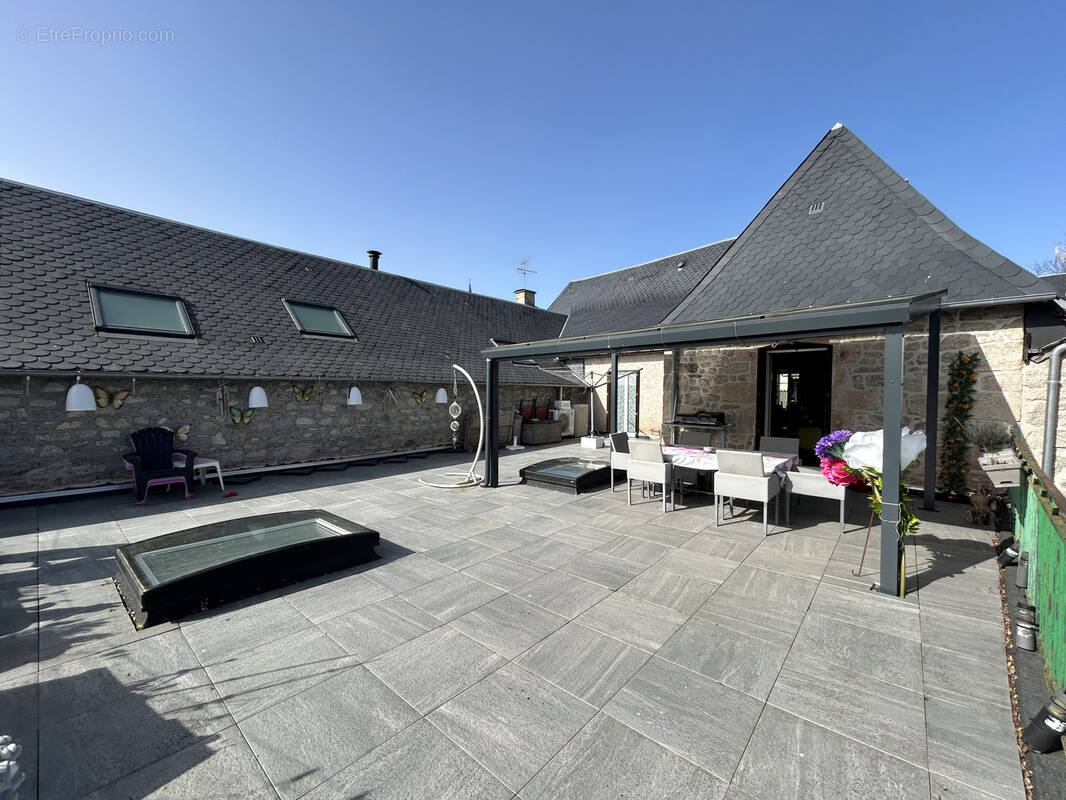 Maison à MEYMAC