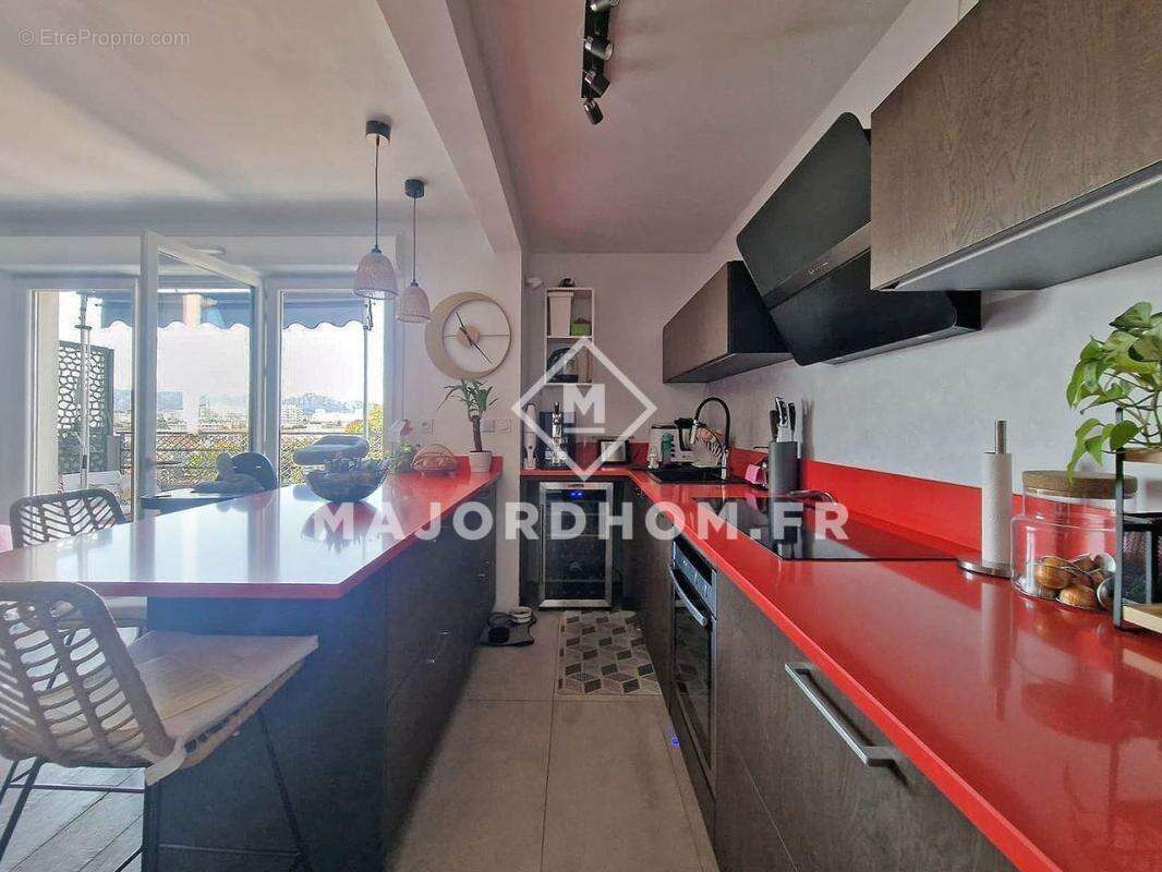 Vente Type 4 dernier étage terrasse de 35 m2 calme vue dégagée 13010 - photo 10