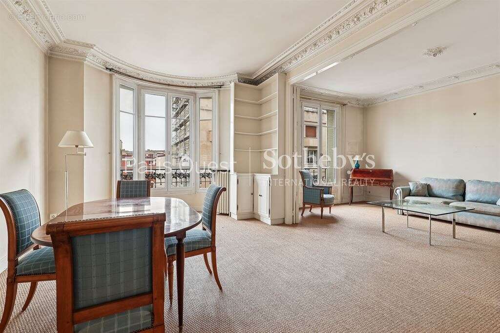 Appartement à NEUILLY-SUR-SEINE