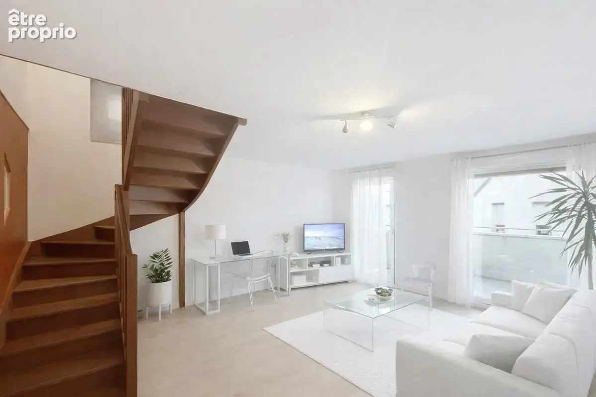 SURZUR Appartement T3 en DUPLEX de 67,70 m2, lumineux. À pied du bourg - photo 5