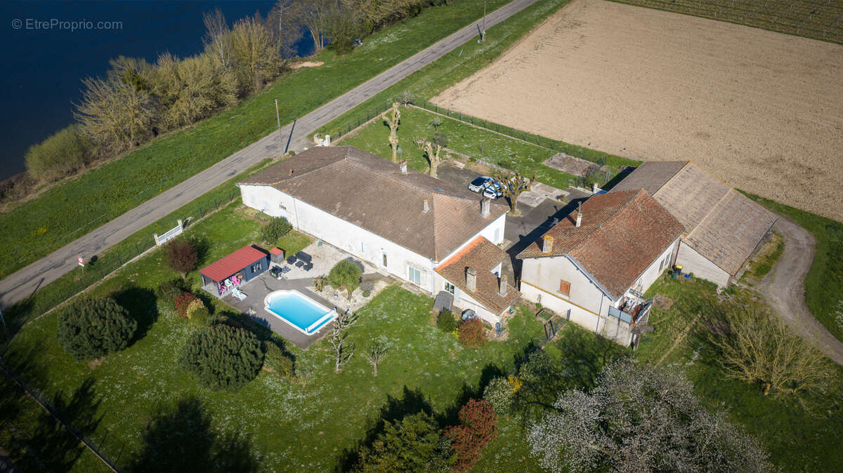 Maison à BRANNE