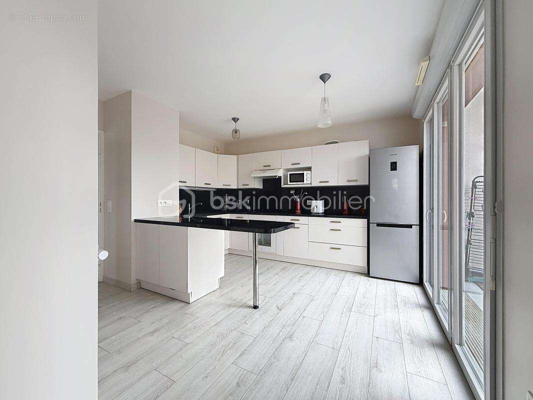 Appartement à VERT-SAINT-DENIS