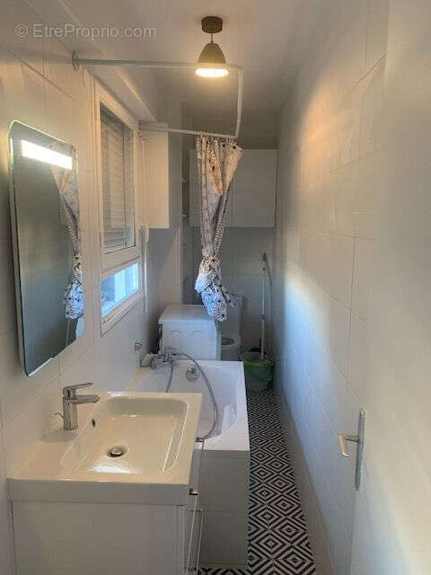 Appartement à PARIS-20E