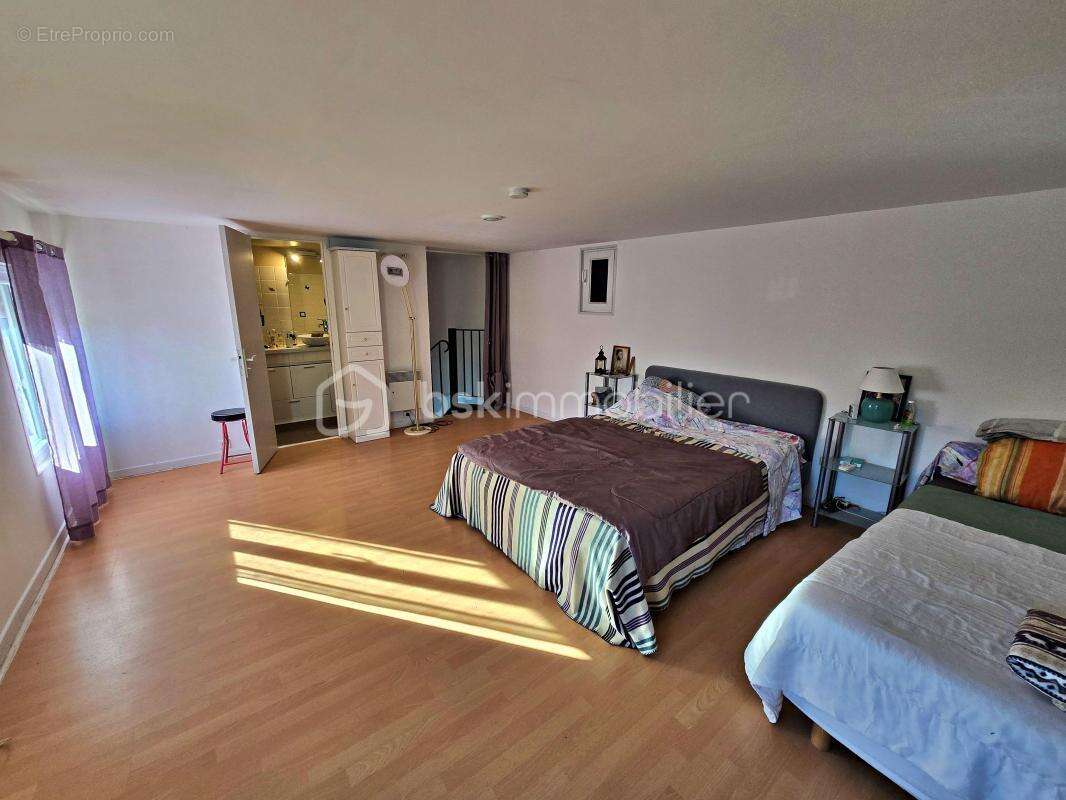 EXCLUSIVITÉ – À 100 m de la mer – Maison T5 + Duplex indépendant – Idéal famille, investissement ou projet multigénérationnel - photo 23