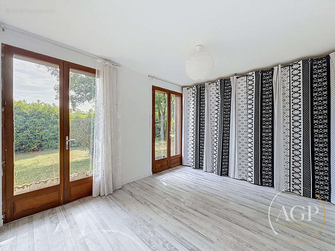 Maison Marcilly En Villette 5 pièces avec piscine couverte - photo 11