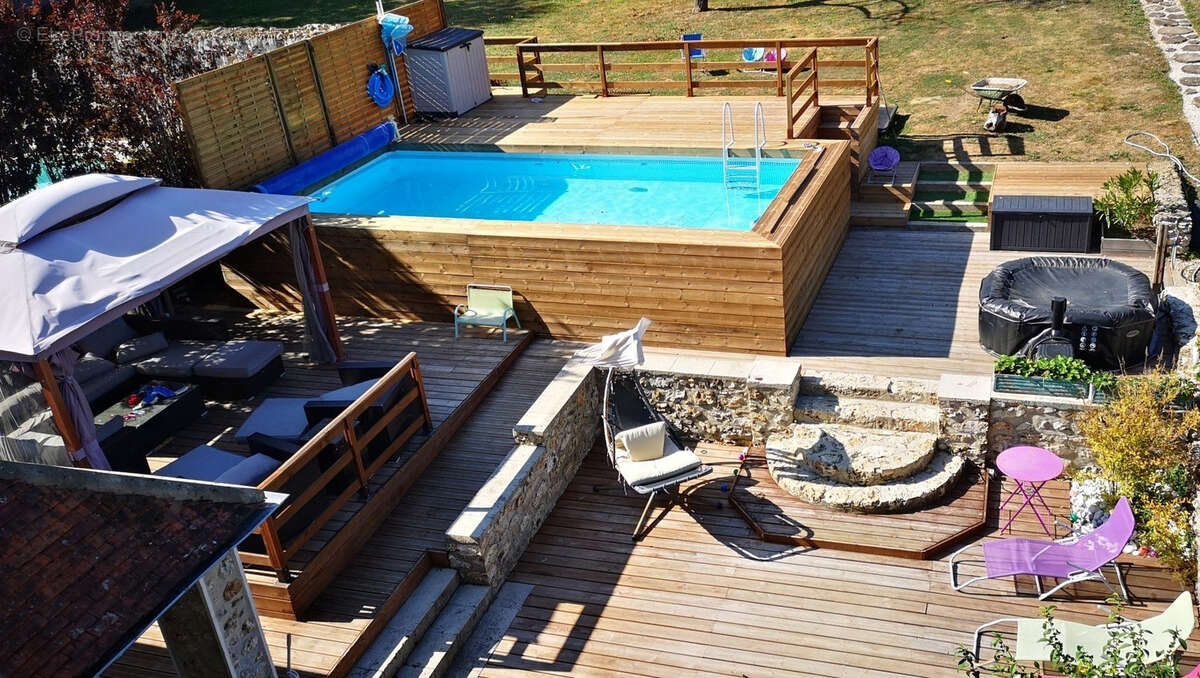 Maison en vente sur terrain de 2 132 m² - photo 8