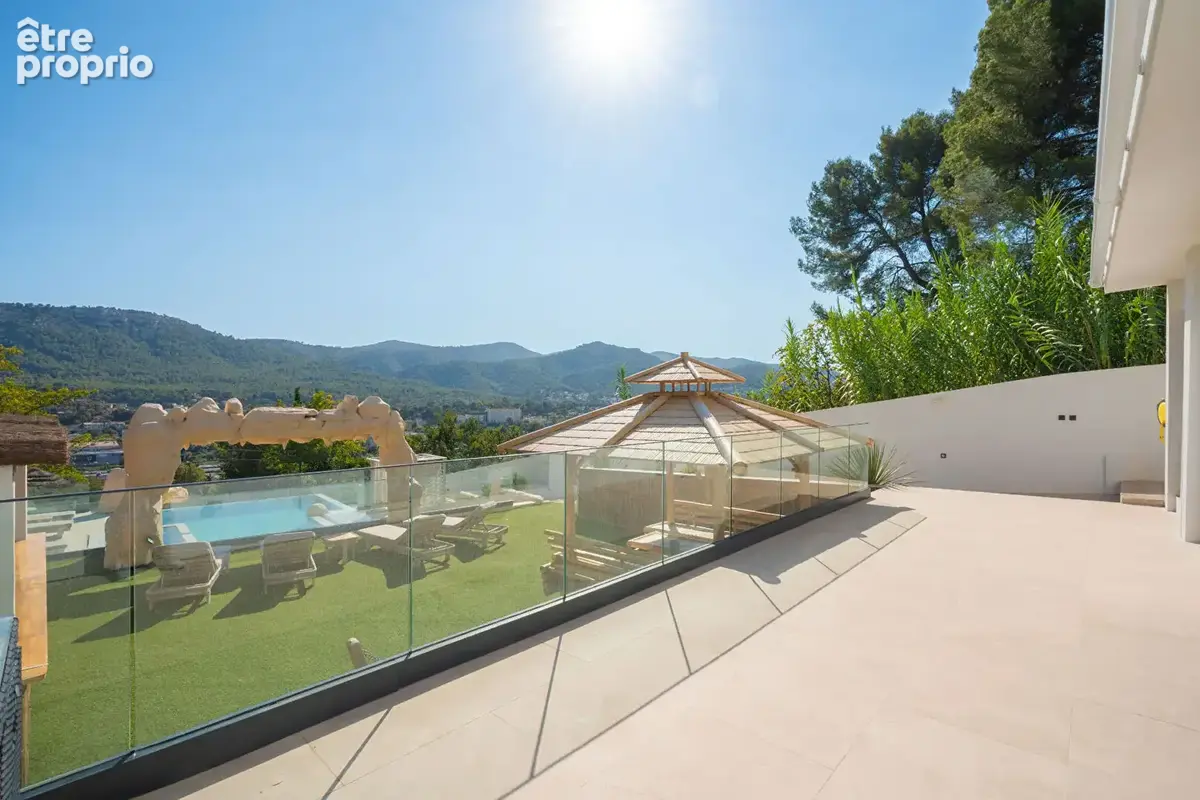 Villa moderne - 8 pièces - 230 m2 - Eoures / Marseille 11 - photo 6
