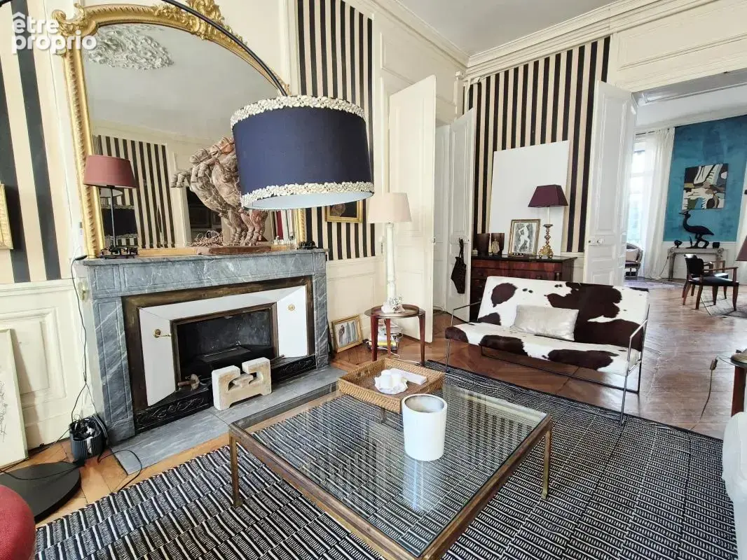 Place Bellecour, appartement d'exception AU CALME - photo 6