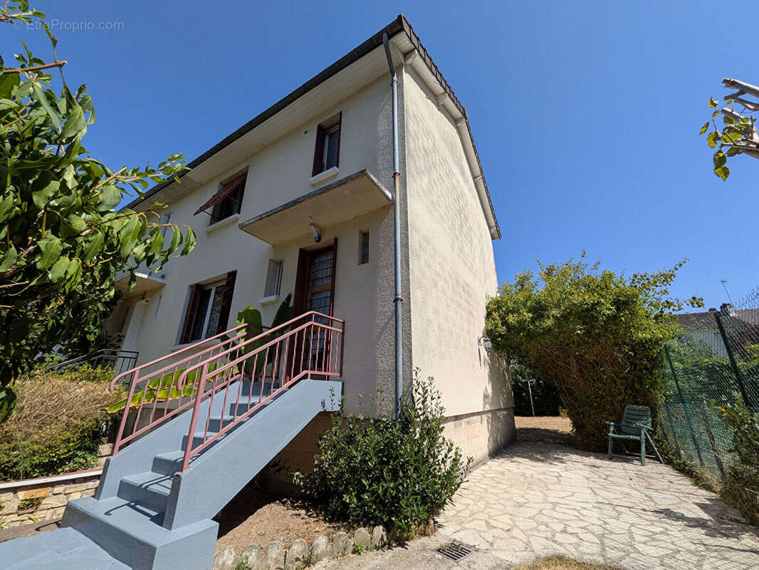 ? TAVERNY ? Maison familiale 4 pièces de 69 m² avec jardin, sous-sol total et 3 chambres - photo 2