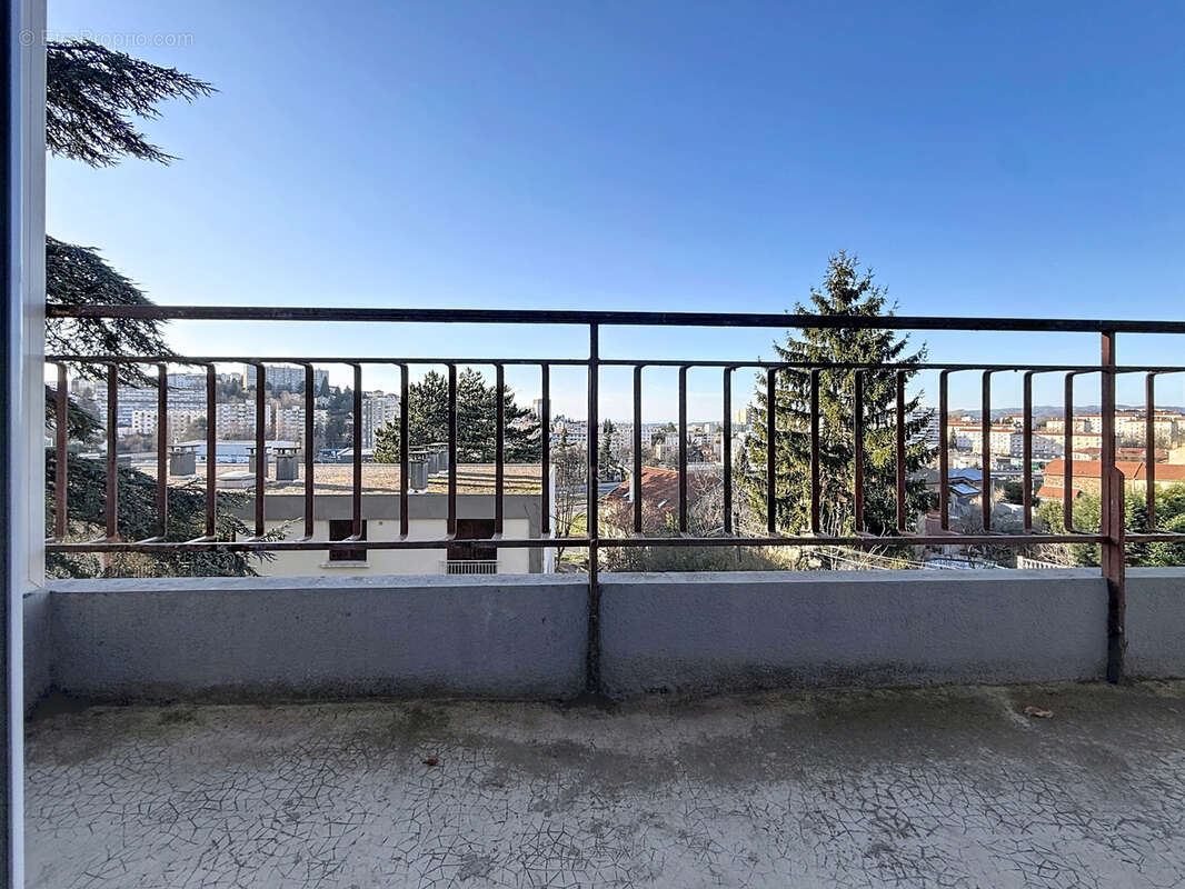 Appartement à SAINT-ETIENNE