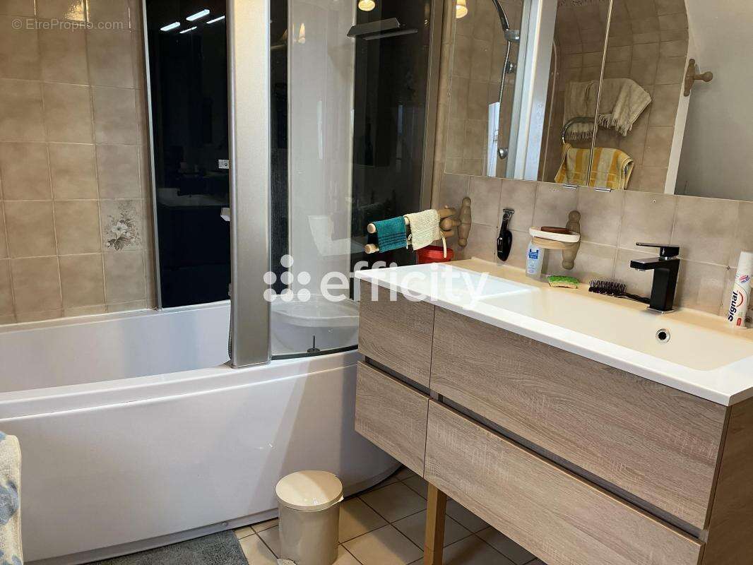 Maison à HOUPPEVILLE