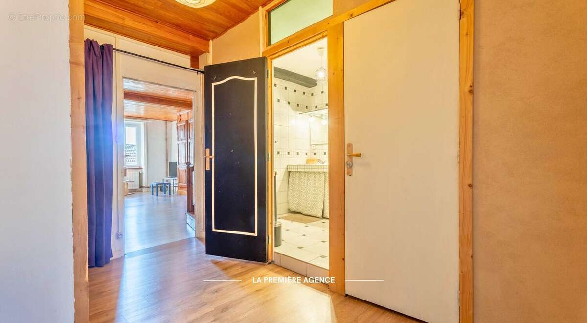 Maison 179 m² à Villecheneve  - photo 9