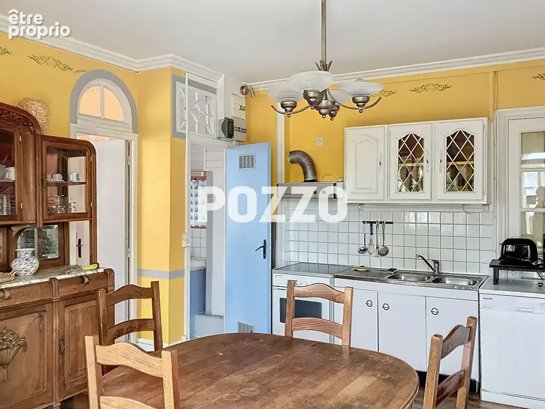 A vendre grande maison située à Grandcamp Maisy composée de 14 pièces principales - photo 11