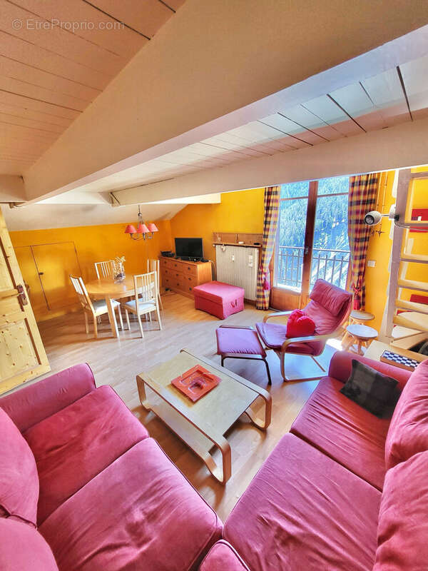 Appartement à AURONS