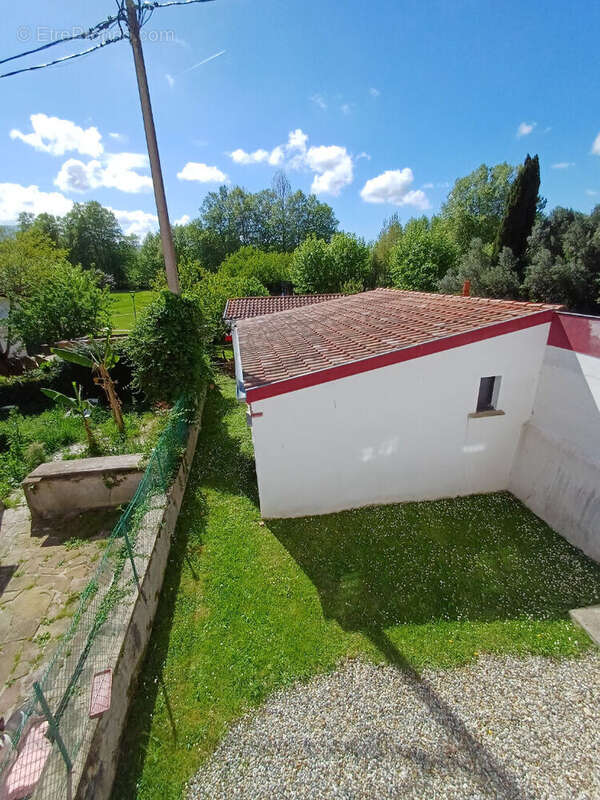 Commerce à SAINT-PEE-SUR-NIVELLE