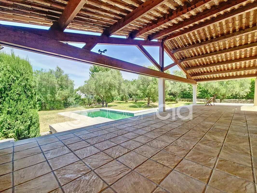 Appartement à VALBONNE