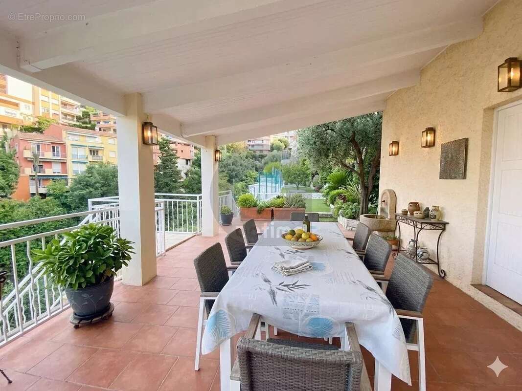 Appartement à ROQUEBRUNE-CAP-MARTIN