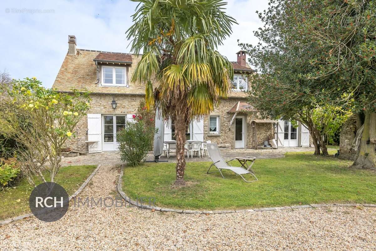 Maison à BAZAINVILLE