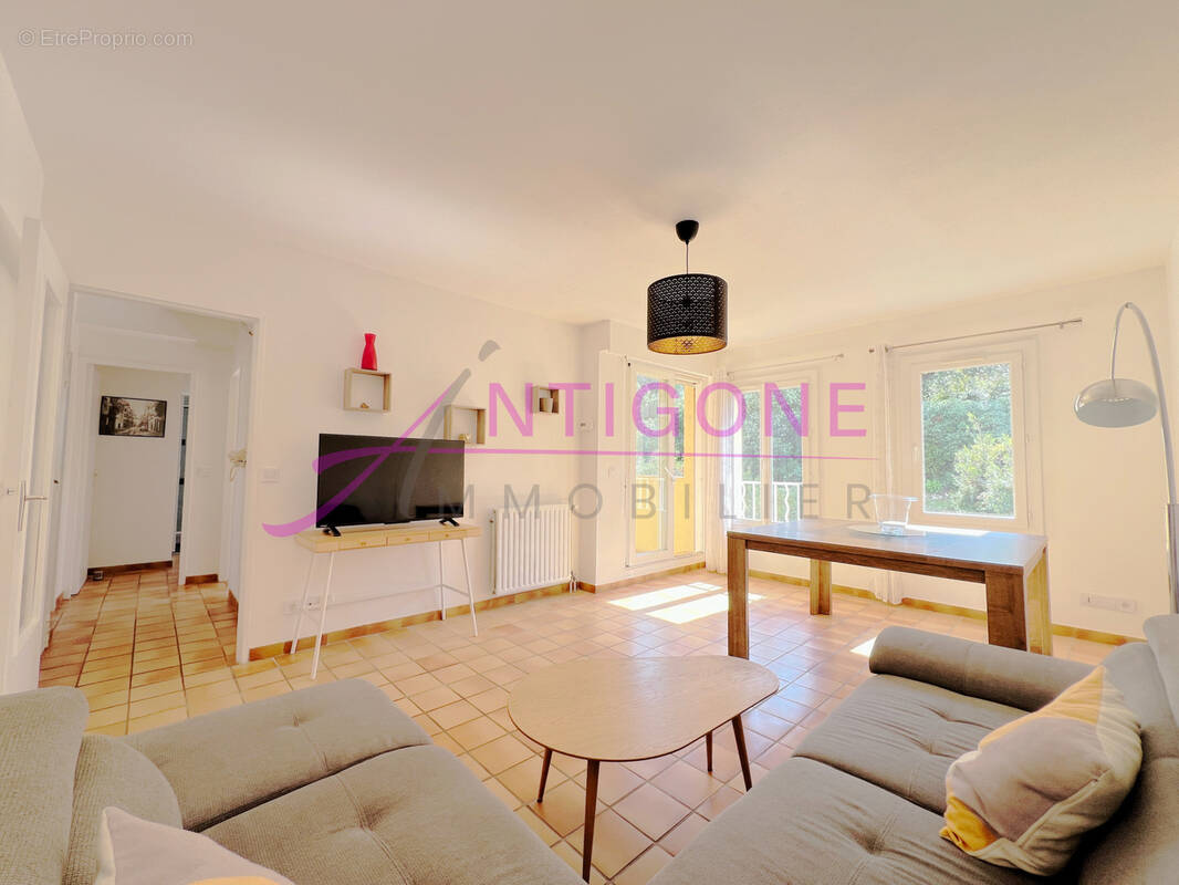 Appartement à SANARY-SUR-MER