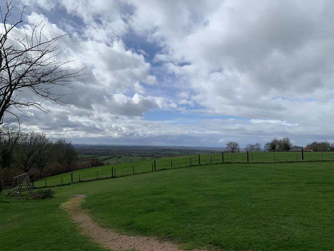Maison à CASTILLON-EN-AUGE