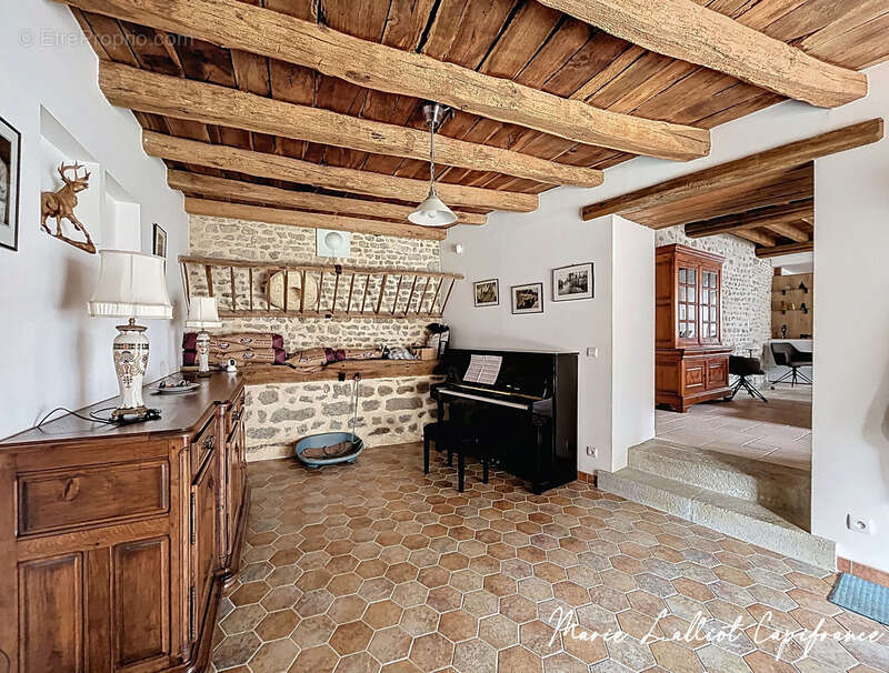 Maison à NEUVILLE-AUX-BOIS
