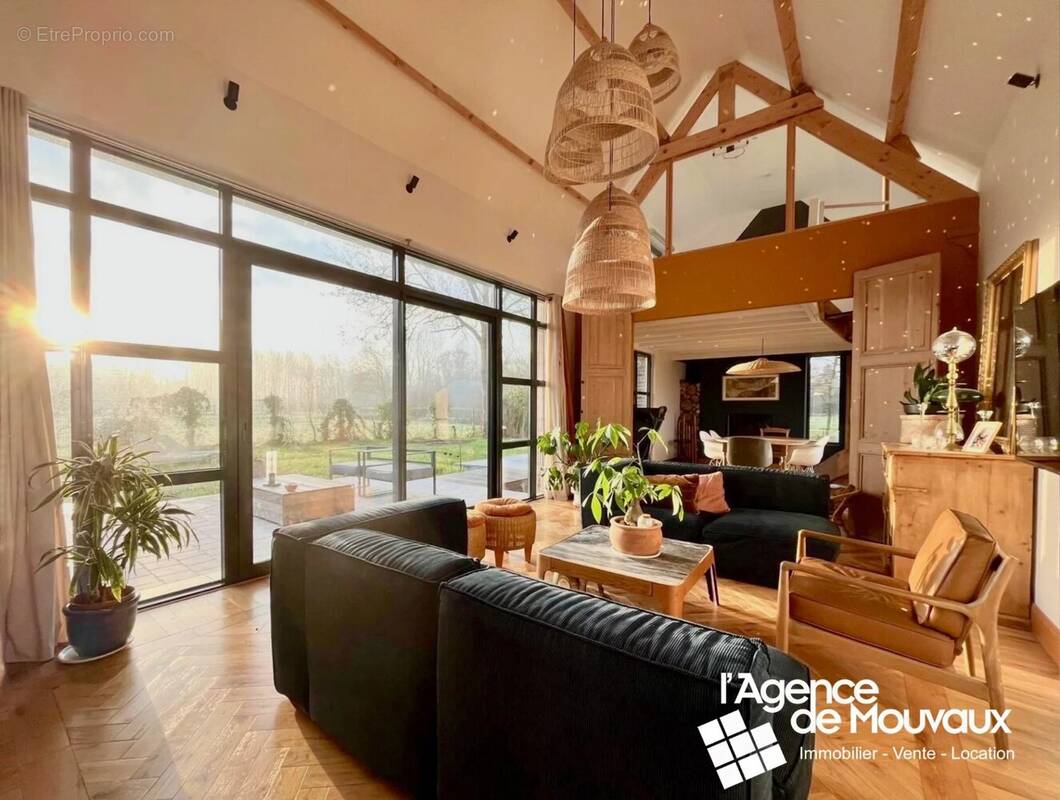 Maison à PERONNE-EN-MELANTOIS