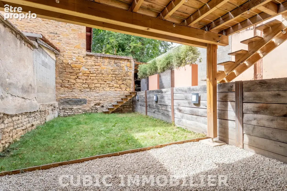 Villefranche-sur-saône    maison de ville avec terrasse et jardin - photo 11