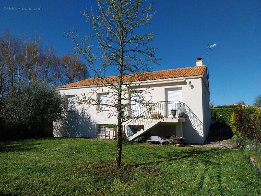 Maison à FONTENAY-LE-COMTE