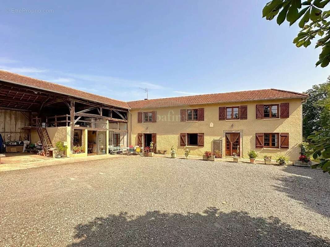 Maison à SAINTE-DODE