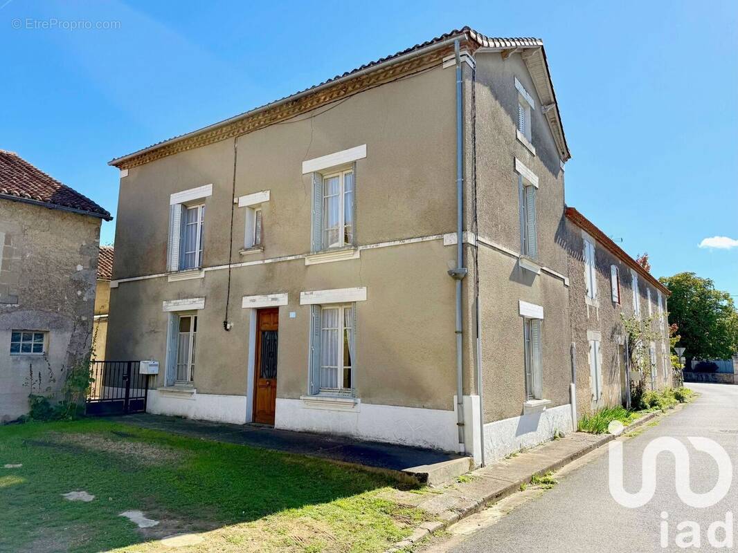 Photo 1 - Maison à MILLAC