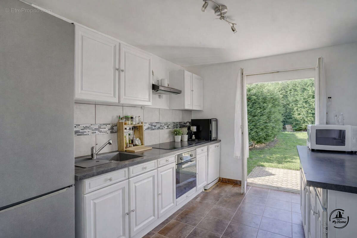 Maison à ROCHE-LA-MOLIERE