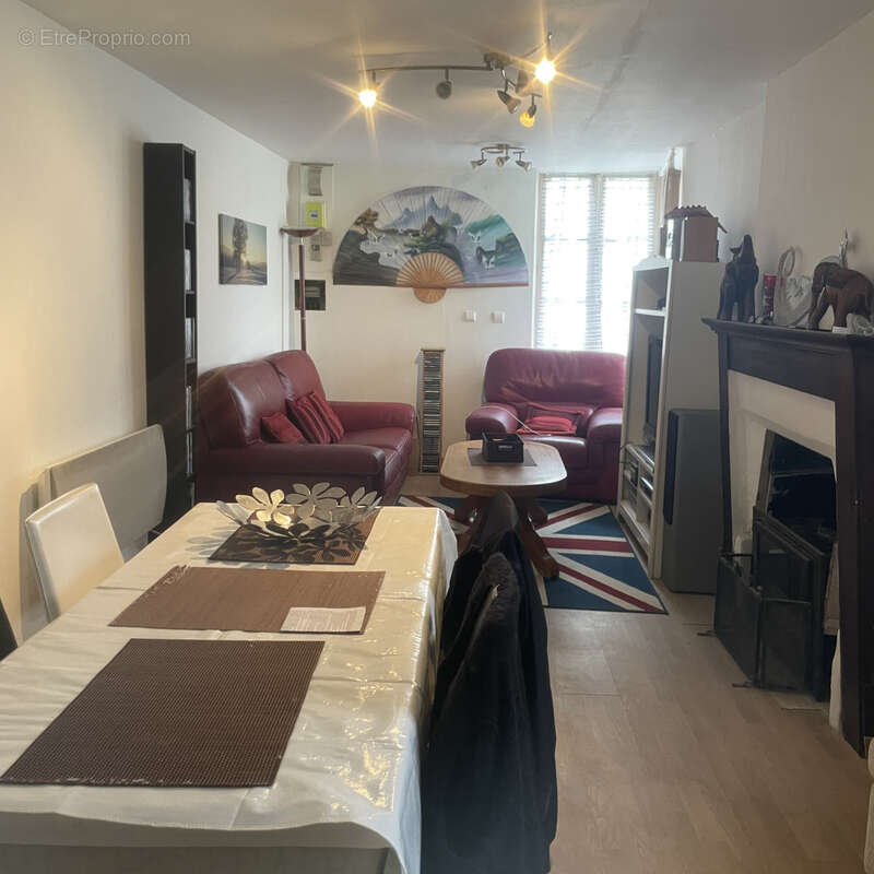 Sury-en-Vaux, située proche des commerces dans un - photo 4