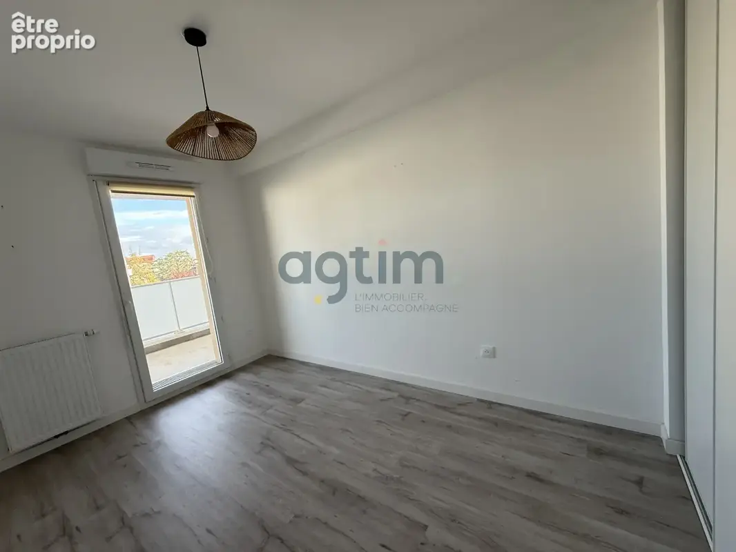 MONTAIGU CENTRE   Appartement T3 avec terrasse et parking - photo 6