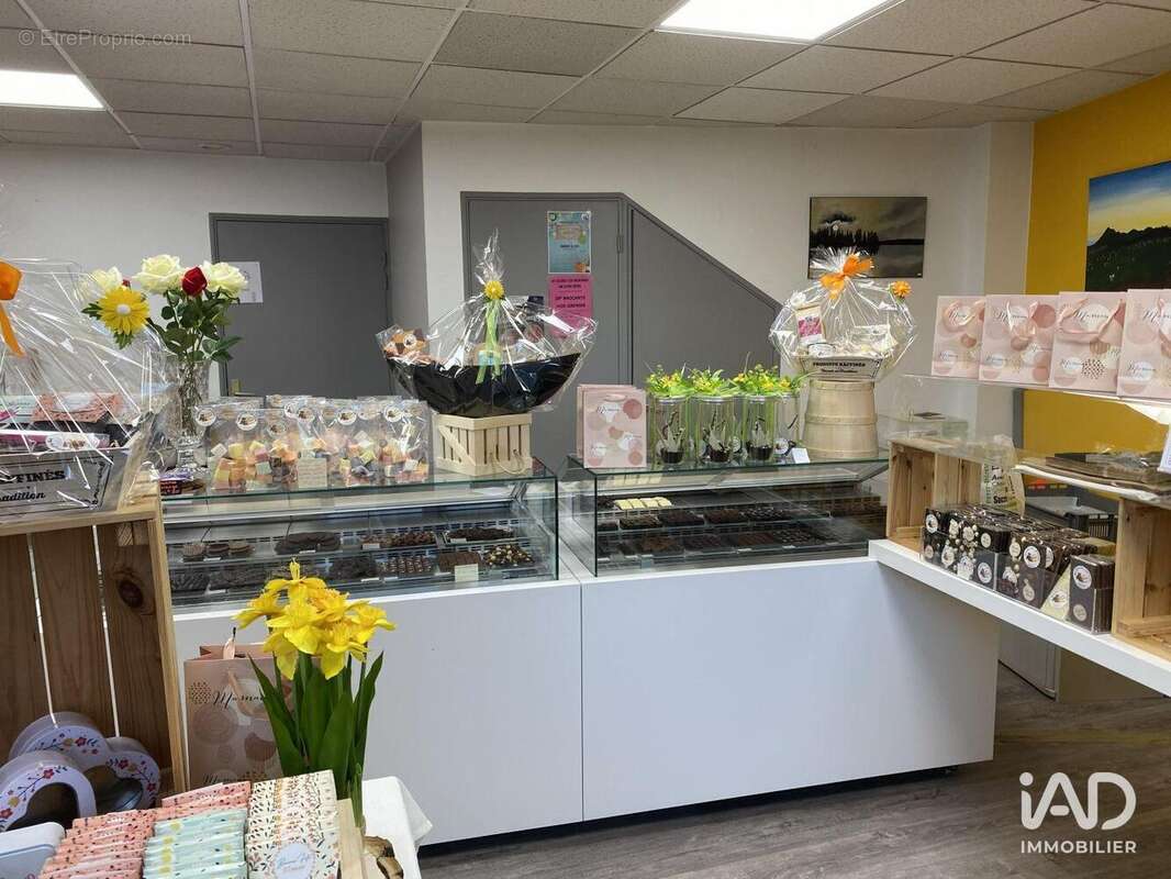 Photo 6 - Commerce à ROCHEFORT-MONTAGNE