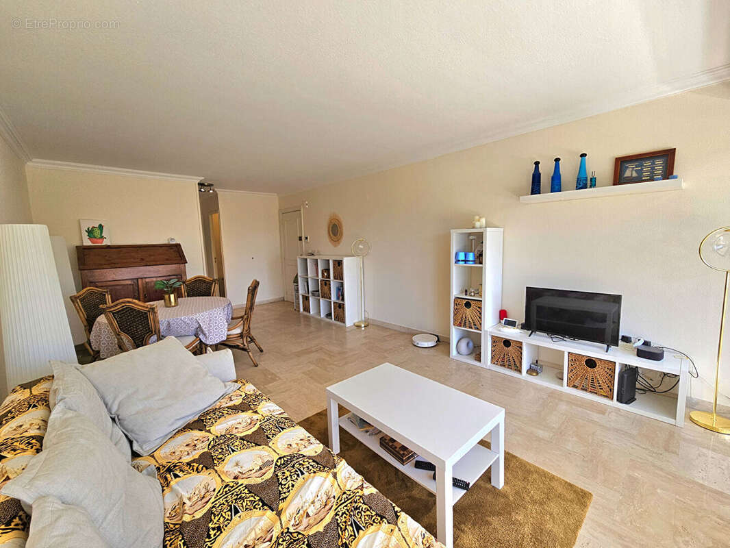 Appartement à MANDELIEU-LA-NAPOULE