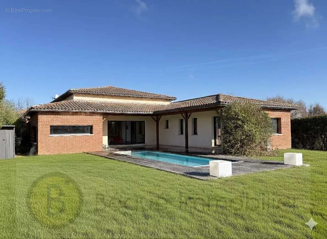 Maison à BRAX