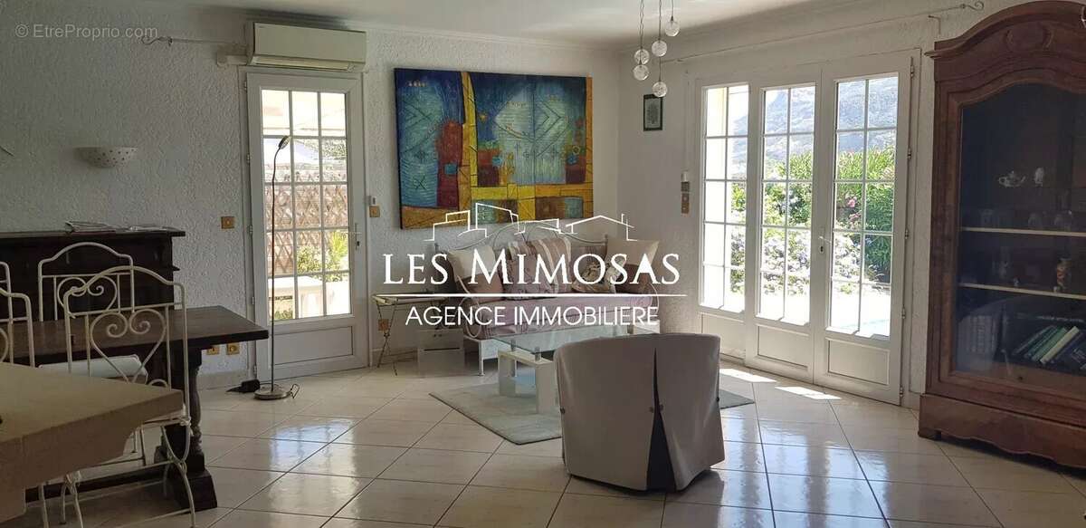 Maison à LE MUY