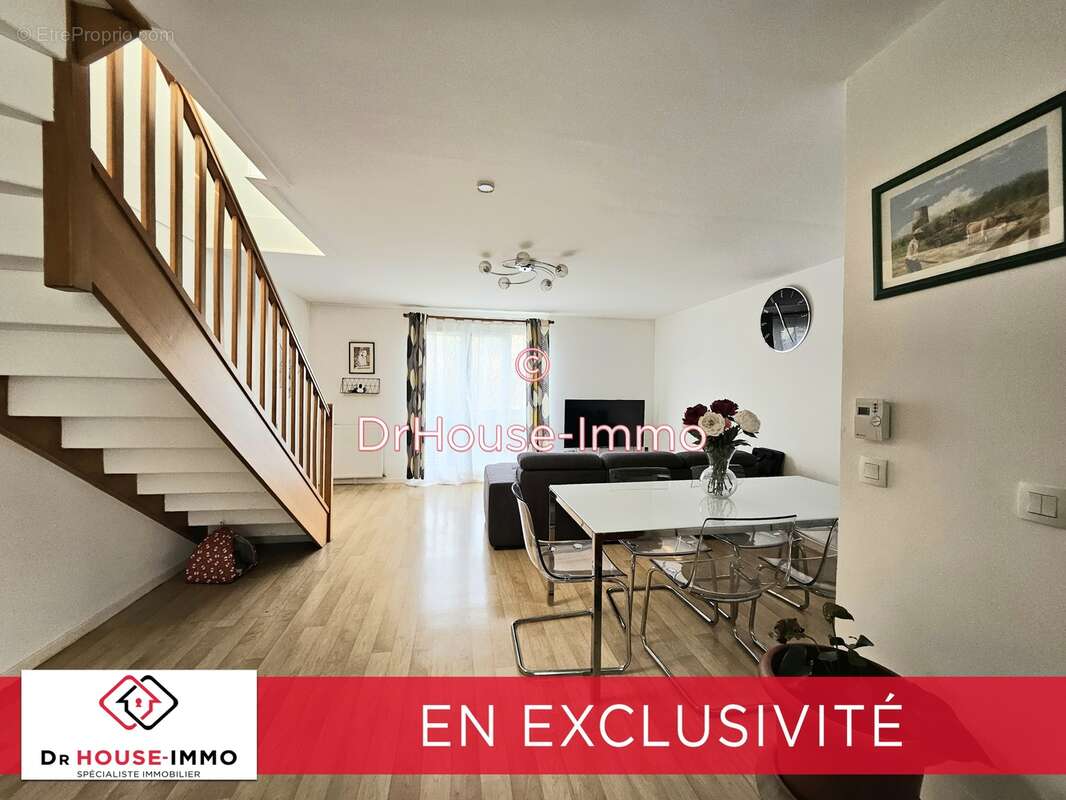 Appartement à SAVIGNY-LE-TEMPLE