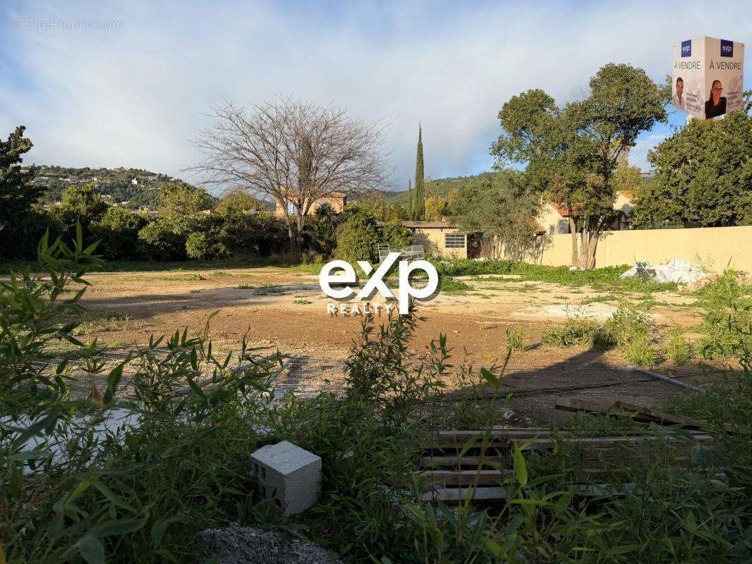 Terrain à OLLIOULES