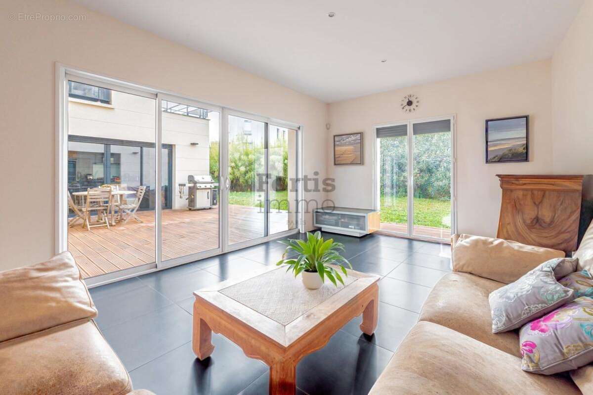 Maison à BOIS-COLOMBES