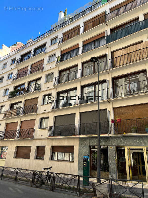 Paris 17ème - Ternes / Champerret - Studio de 35,18 m² avec cave et ascenseur - photo 2
