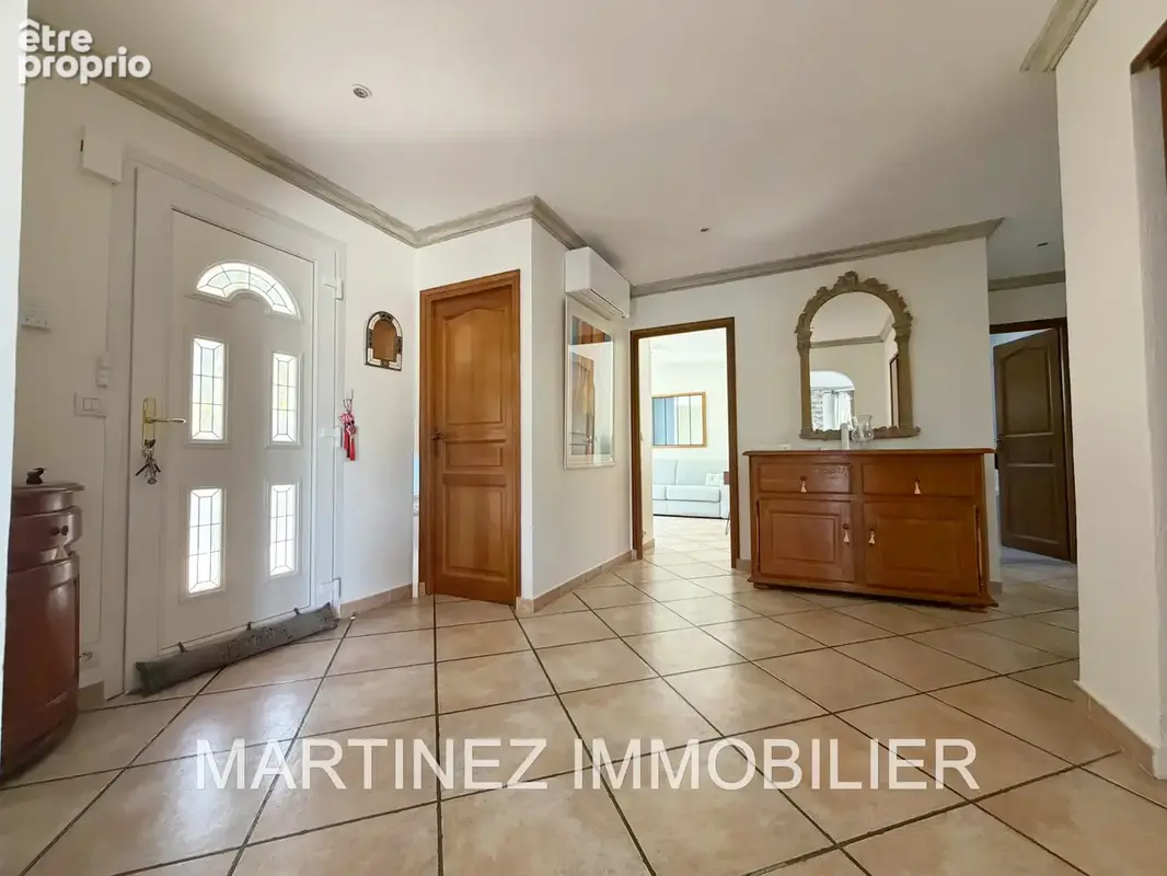 Cagnes-sur-Mer Pain de Sucre   Villa  rénovée de 236 m2 avec piscine, appartement indépendant et aperçu mer - photo 6