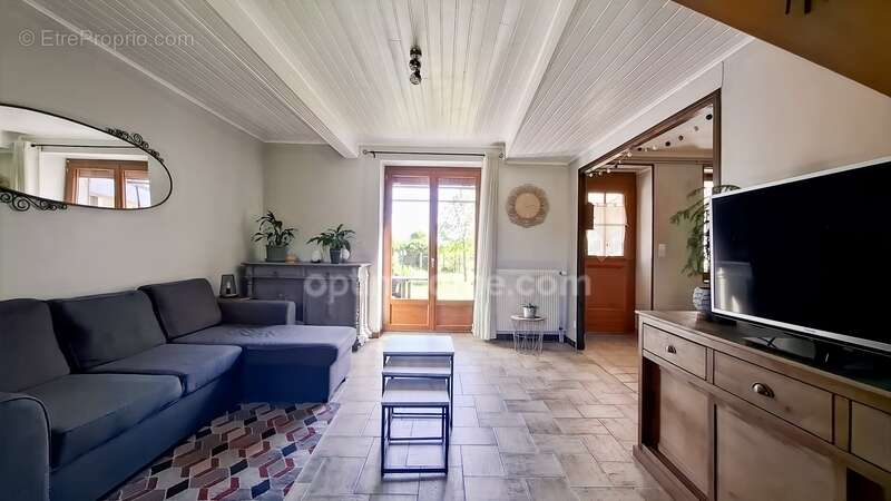 Maison à ESPINASSE-VOZELLE