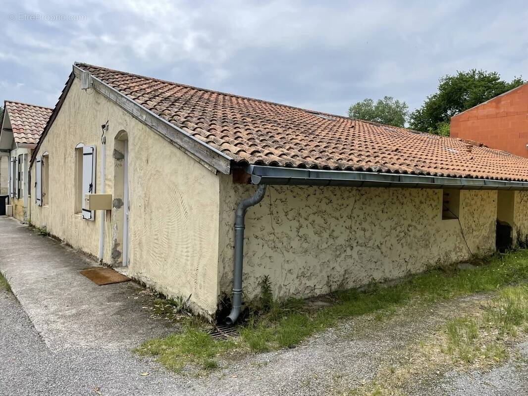 Maison à SAUCATS