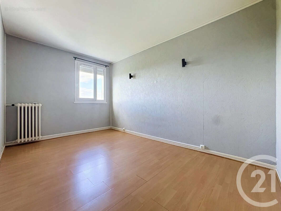 Appartement 42 m² à Reims  - photo 6