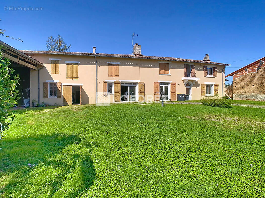 Maison à FINHAN