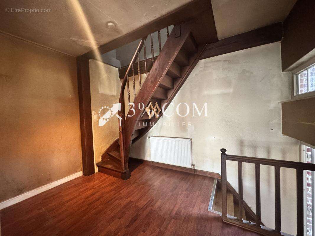 3%COM Grand triplex F5 de  156m2 au sol avec 4 chambres - photo 8
